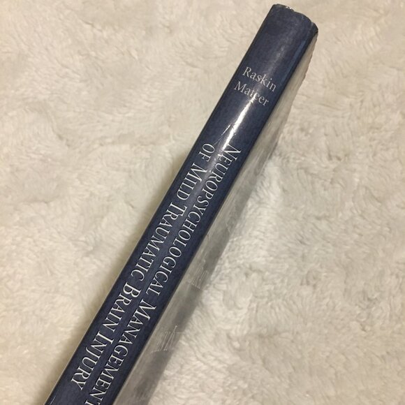 'Neuropsychological Management of Mild Traumatic Brain Injury' Hardcover - Picture 3 of 5